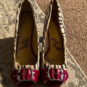 Women’s size 10 zebra printed heels